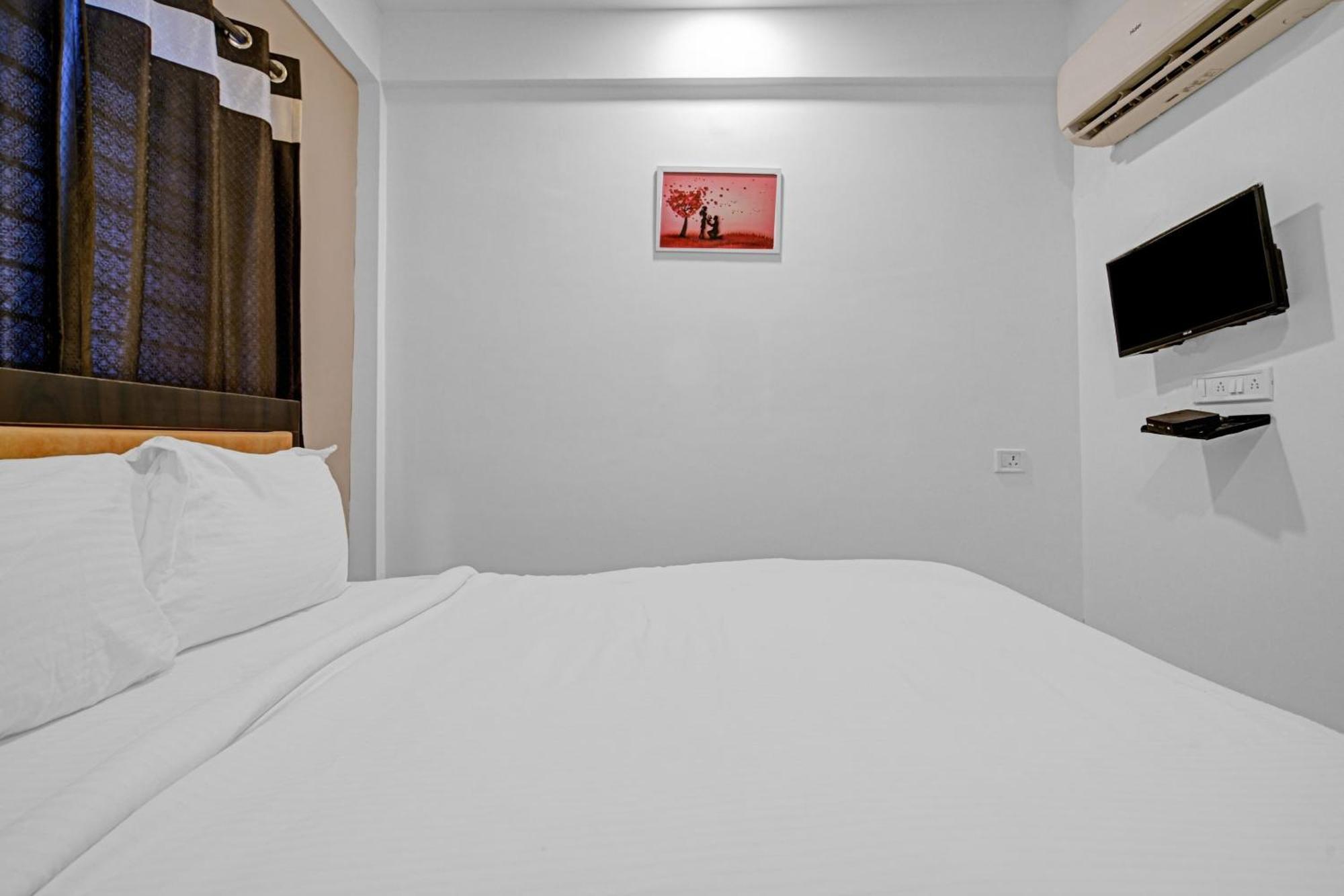 Collection O The Eternity Near Lig Sqaure Indore Exterior foto