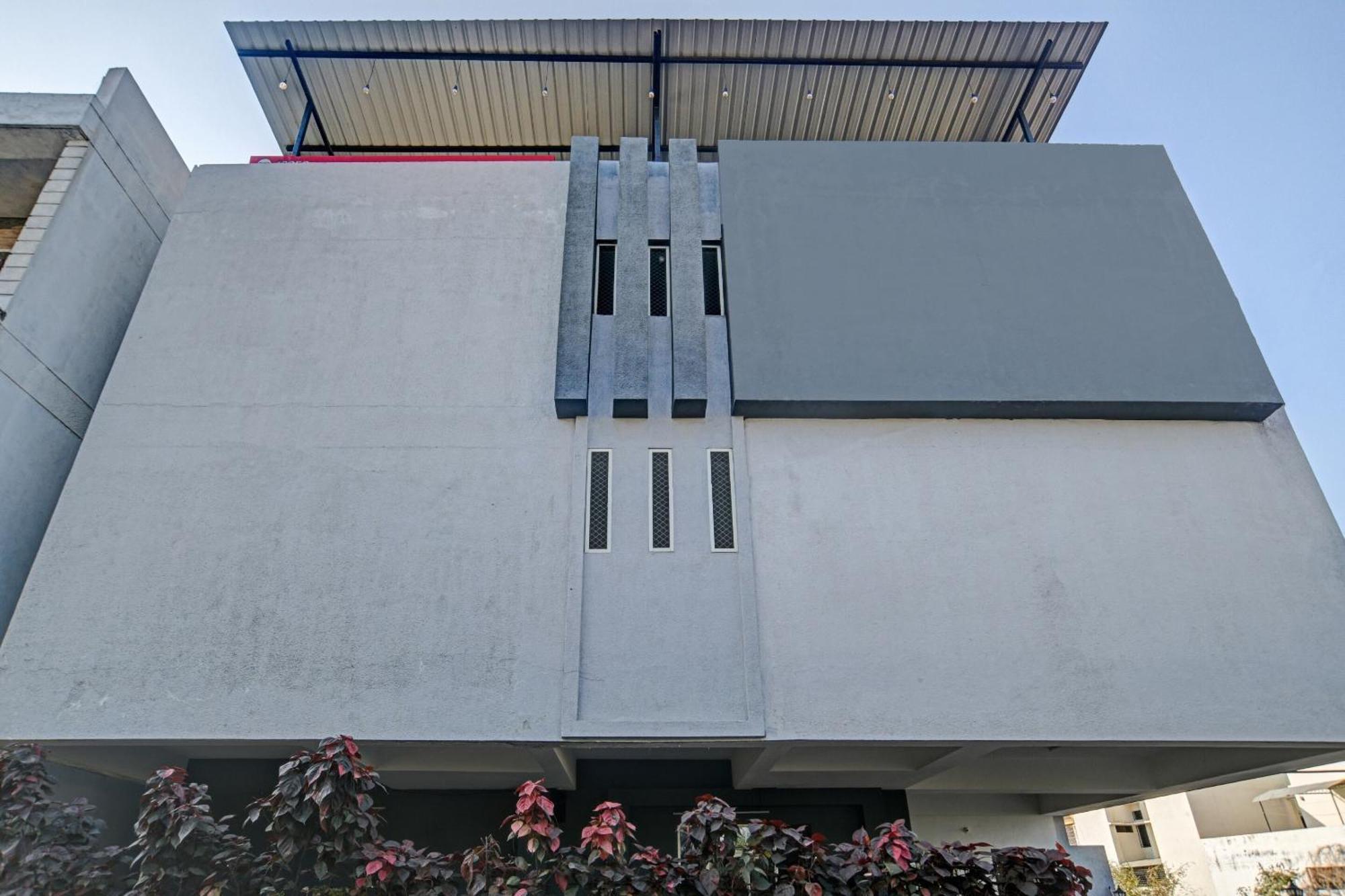 Collection O The Eternity Near Lig Sqaure Indore Exterior foto