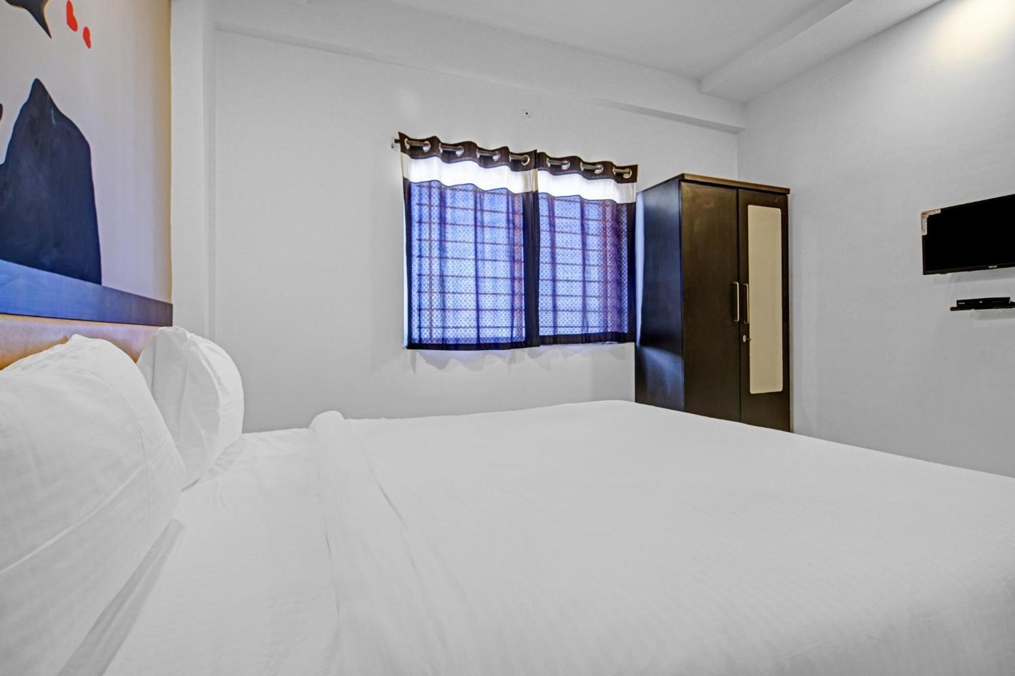 Collection O The Eternity Near Lig Sqaure Indore Exterior foto