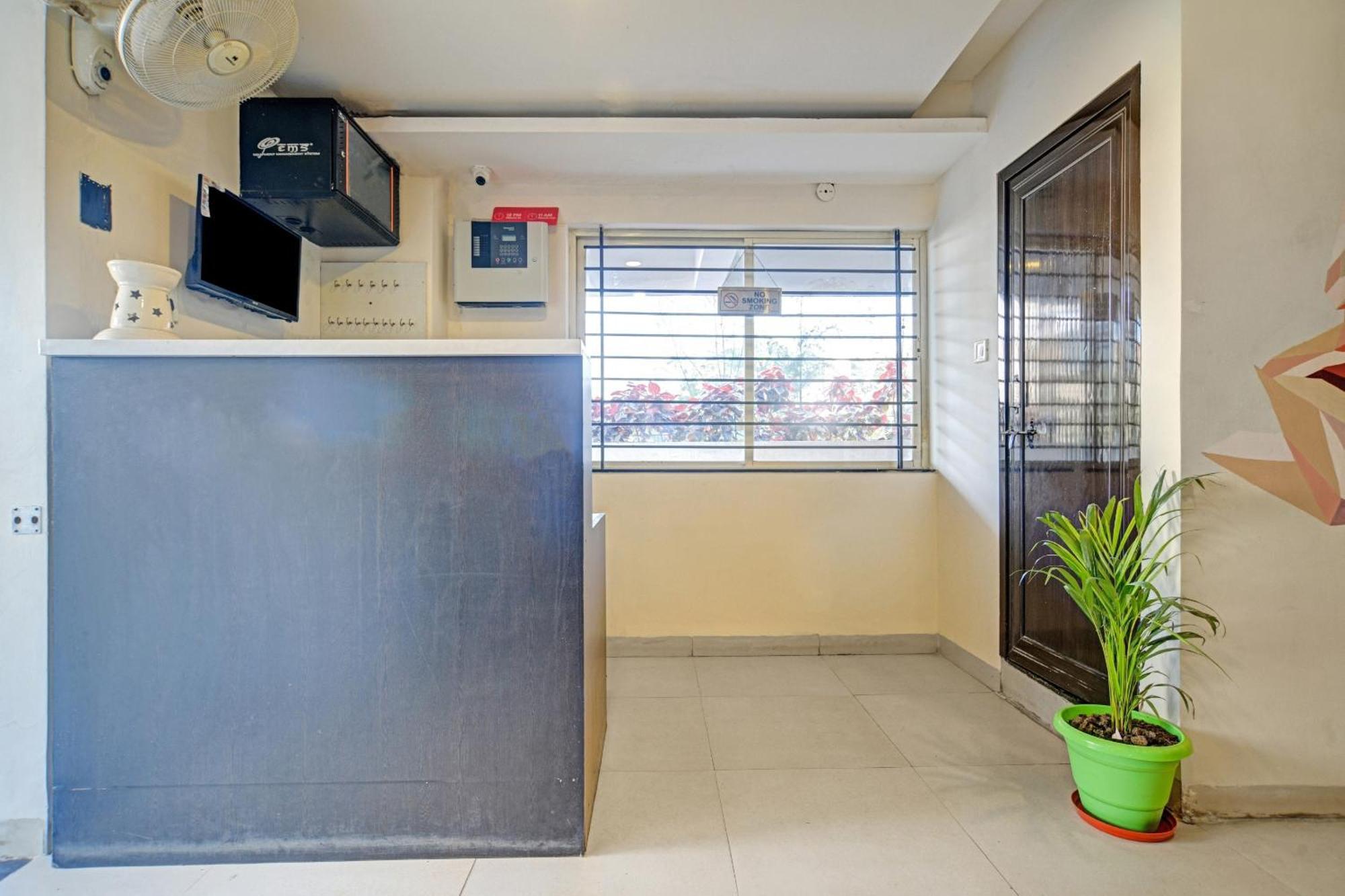 Collection O The Eternity Near Lig Sqaure Indore Exterior foto