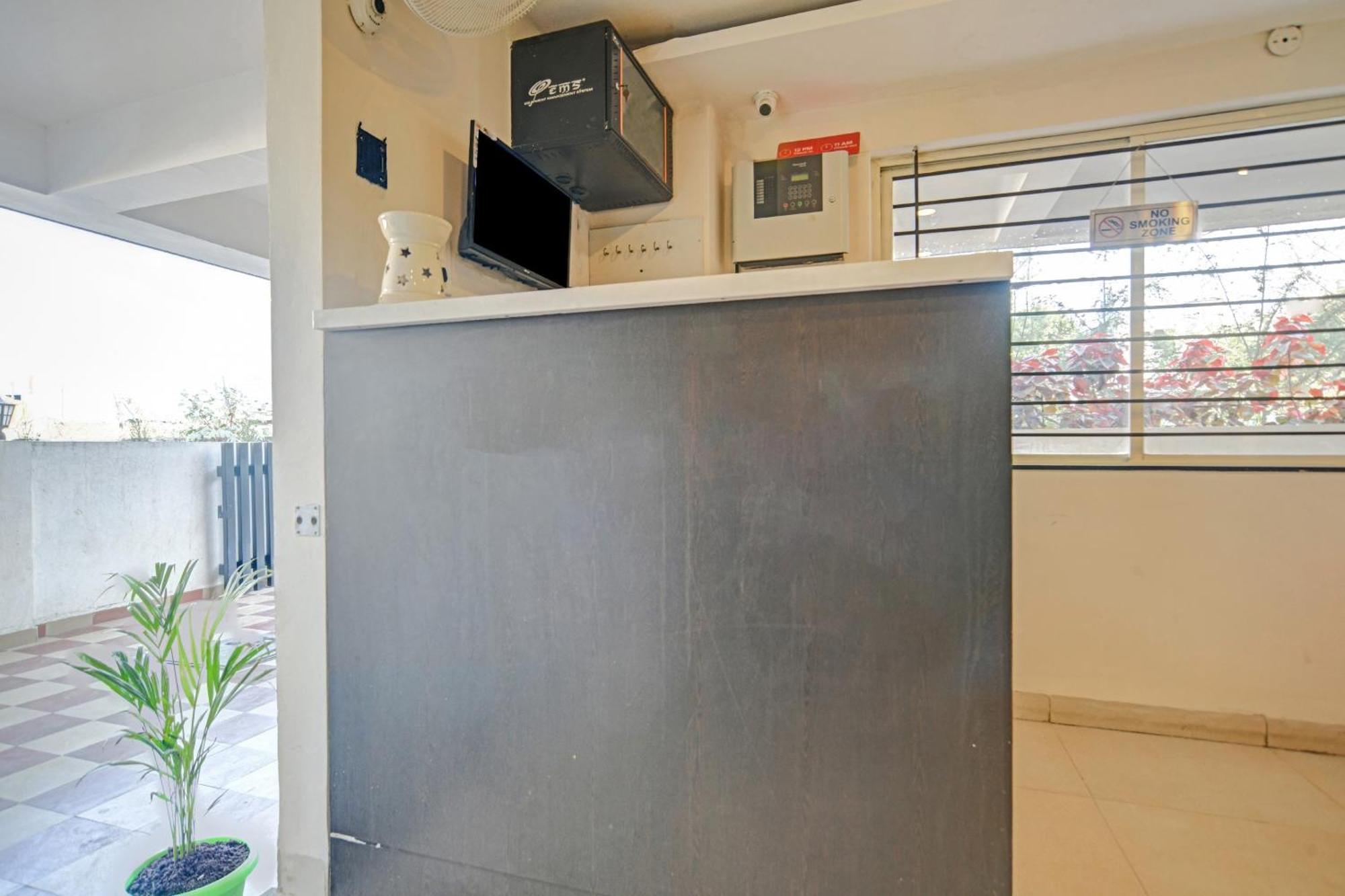 Collection O The Eternity Near Lig Sqaure Indore Exterior foto